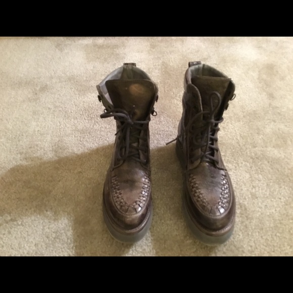 bed stu elisha boots